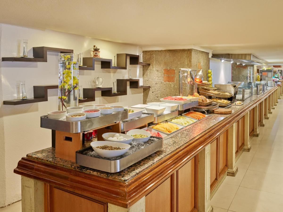 Fiesta Americana Reforma Μεξικό Εξωτερικό φωτογραφία A buffet at a hotel
