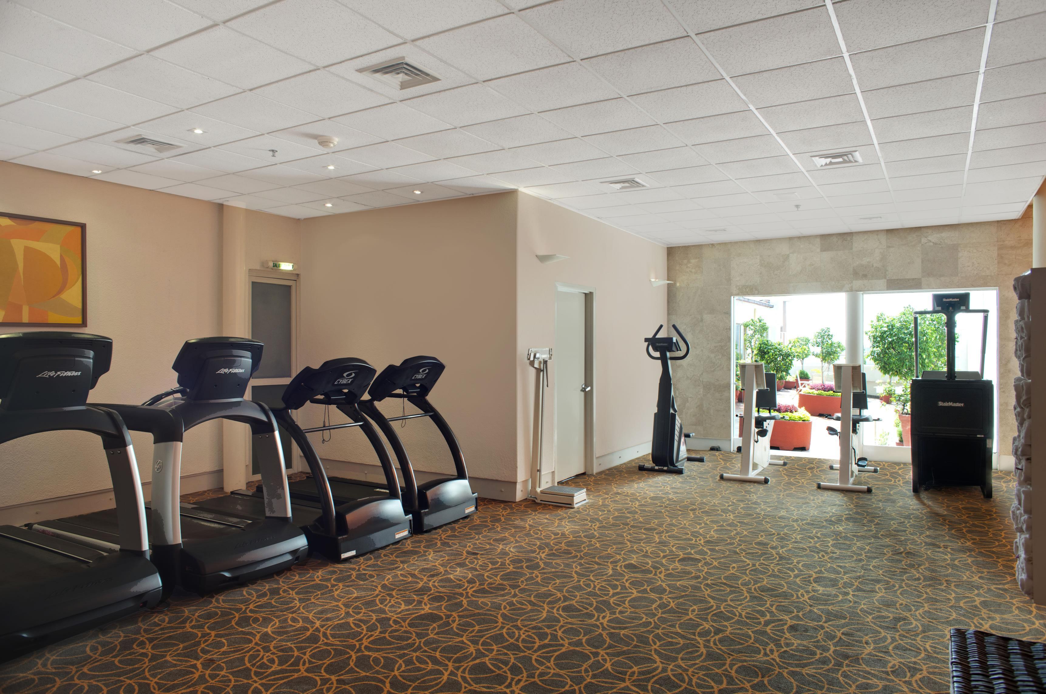 Fiesta Americana Reforma Μεξικό Εξωτερικό φωτογραφία The gym at the hotel