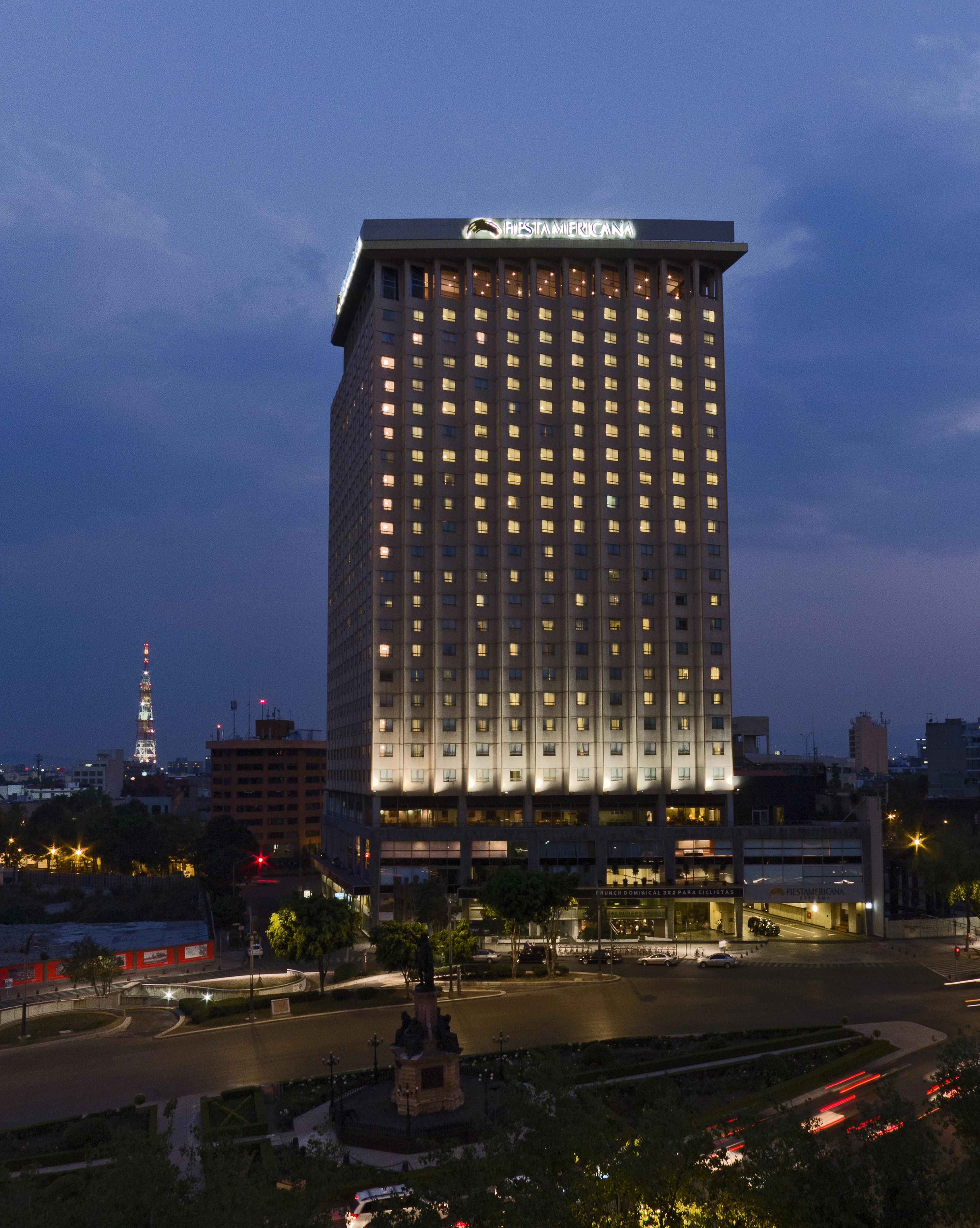 Fiesta Americana Reforma Μεξικό Εξωτερικό φωτογραφία The hotel at night